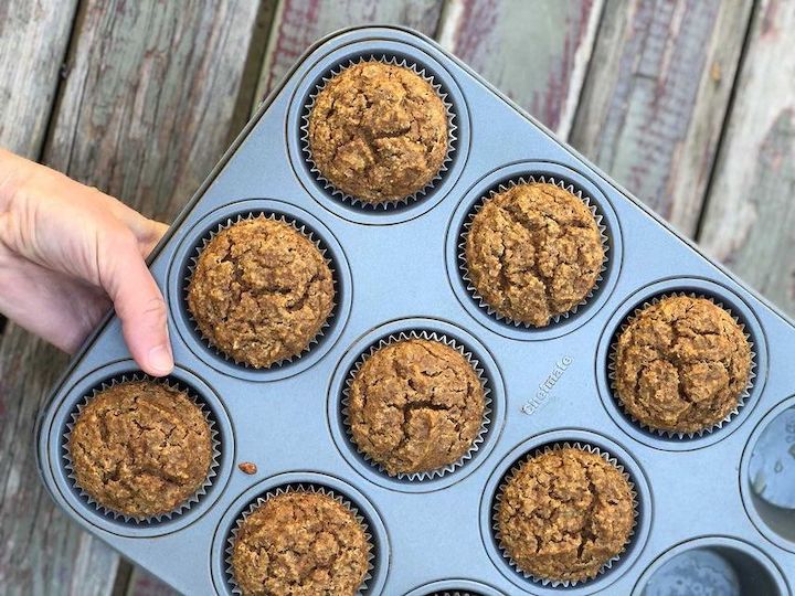 http://justthrivehealth.com/cdn/shop/articles/apple_cinnamon_banana_probiotic_muffins_e298ab1a-61f1-41da-a052-991bcde467a7.jpg?v=1615493858